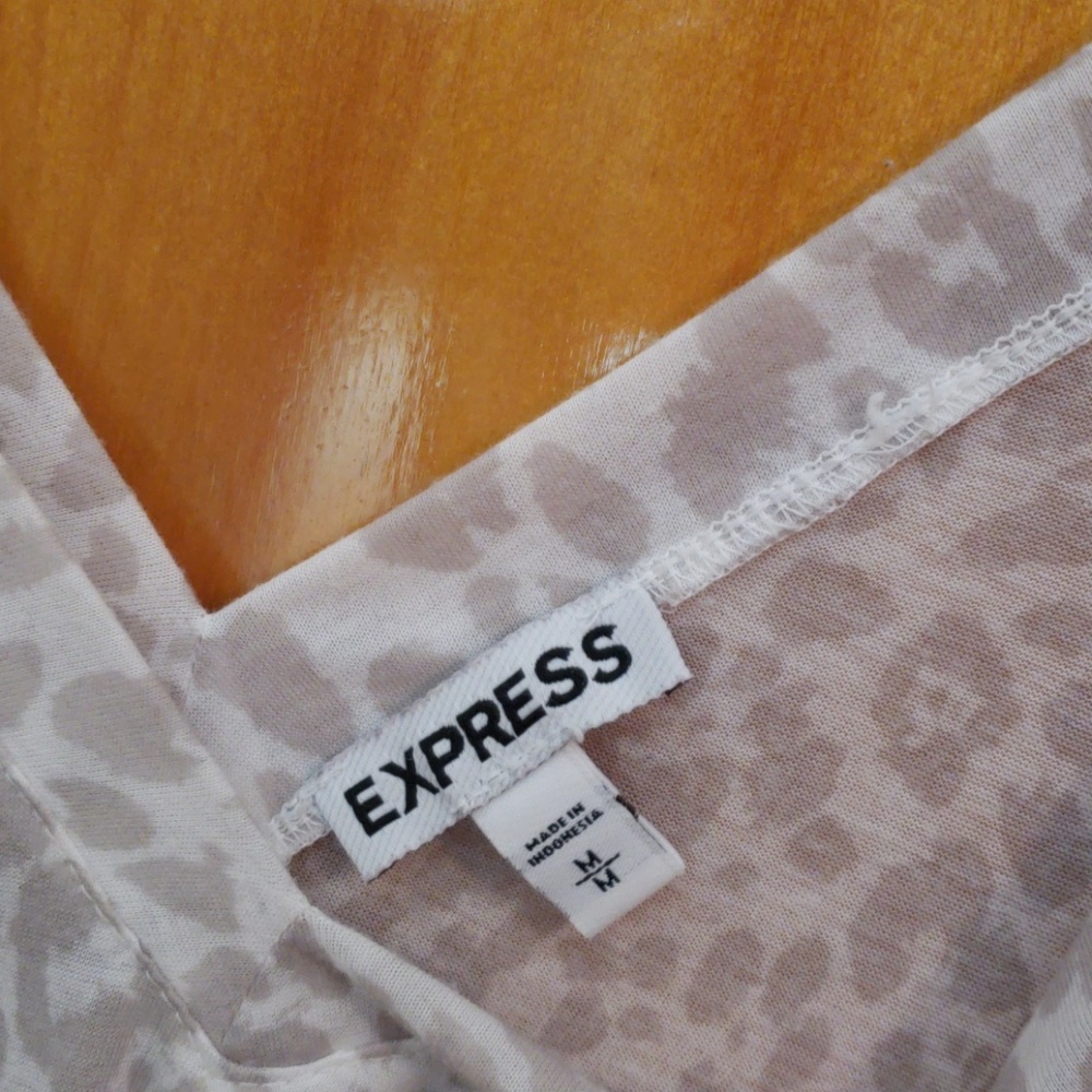 Express Leopard Tunic - Picture 3 of 3